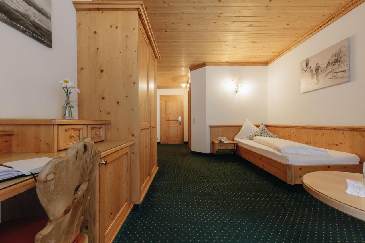 Hotel Hirschen Silbertal Exterior foto